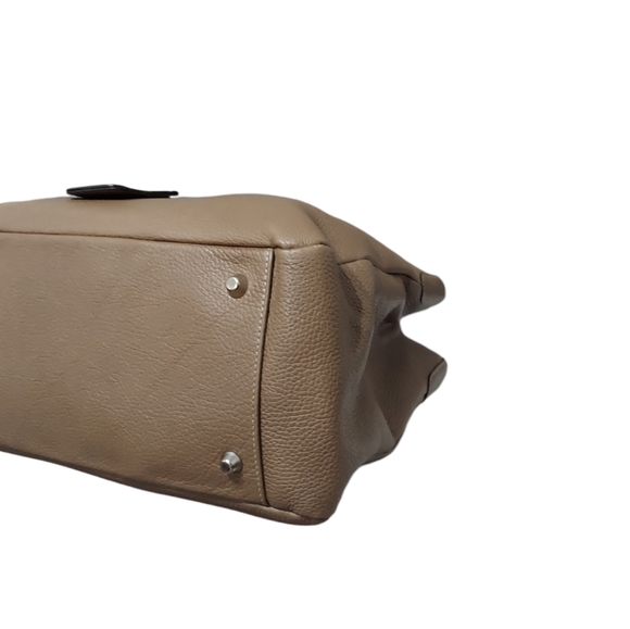 Suarez New York Three Compartment Leather Shoulder Tote Gently Loved - Picture 5 of 9